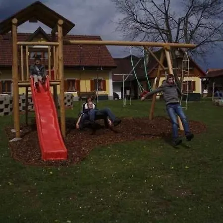 Ermi Pracher Farm stay Gross Sankt Florian