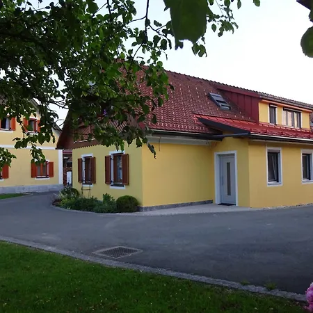 Ermi Pracher Farm stay *