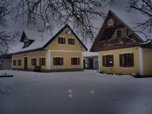 Ermi Pracher Lantgård *